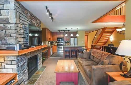 East Kootenay Apartment | Explore Pinnacle Ridge Chalets: 4-Star Retreat in Fernie