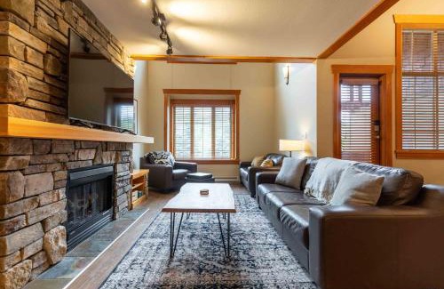 East Kootenay Apartment | Beautiful Pinnacle Ridge Condos for Family Getaways