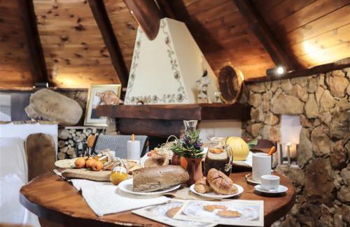 Codrongianos House | Family-Friendly Stay at Pinnetta Sarda with Pool Access