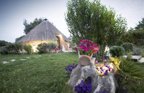 Codrongianos House | Family-Friendly Stay at Pinnetta Sarda with Pool Access