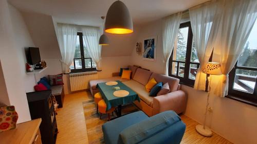 Jahorina Apartment | Top-Rated Pino Apartman Jahorina with Hot Tub & Breakfast