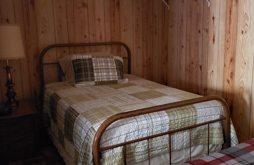 Hornbeak Cabin | Explore Pintail Lodge: Premier Fishing & Hunting Retreat
