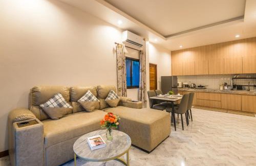 Krabi Villa | Pinthong Aonang Villa: Beach Shuttle & Oceanfront Relaxation