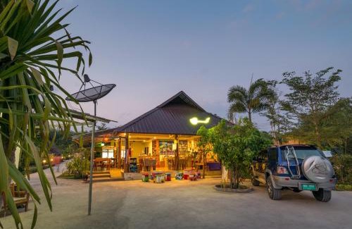 Krabi Villa | Pinthong Aonang Villa: Beach Shuttle & Oceanfront Relaxation