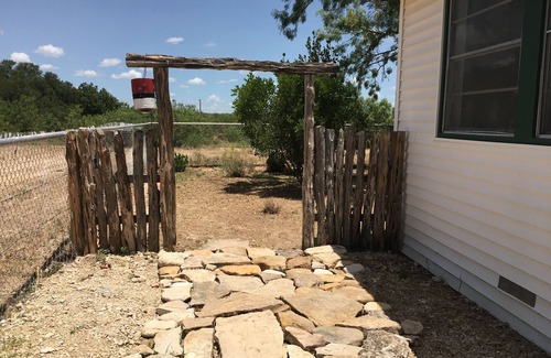 Brackettville House | Experience Pinto Paradise Ranch: Family-Friendly Retreat
