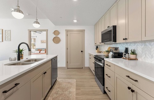 St. George Condo | Pinyon Pines: Resort Pools, Lazy River + Pickleball