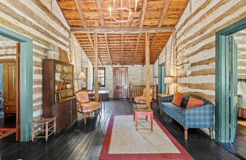 Fredericksburg House | Pioneer Log Cabin