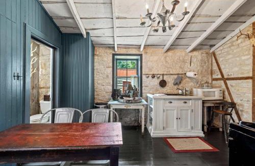 Fredericksburg House | Pioneer Log Cabin