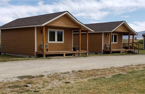 Silver Star Cabin | Top-Rated Pioneer Mountain Cabins with Kitchen Amenities