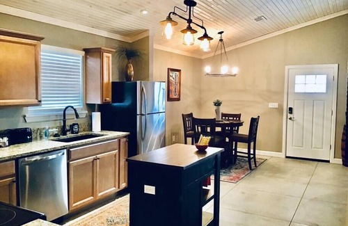 Pawhuska House | Cozy Pioneer Village Cabin with Ocean View & Great Amenities