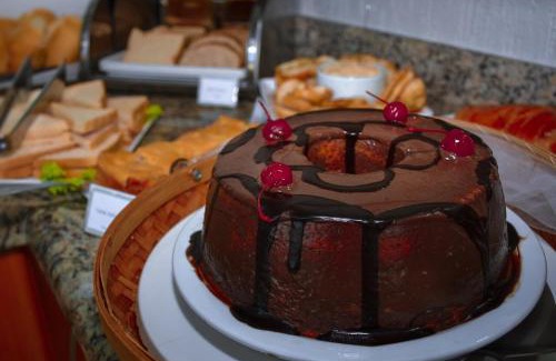 Teixeira de Freitas Hotel | Discover Comfort at Pioneiro Hotel with Restaurant & Hot Tub
