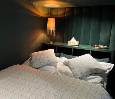Srodmiescie Apartment | Discover Piotrkowska 37 Green Leaf - Guest Rated 9.9