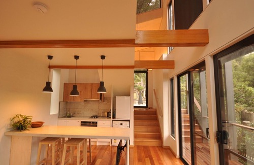 Fern Tree Ski Chalet | Top-Rated Pipeline Chalet with Ocean Views & Mountain Access