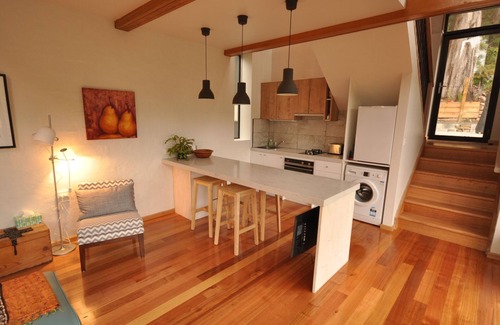 Fern Tree Ski Chalet | Top-Rated Pipeline Chalet with Ocean Views & Mountain Access