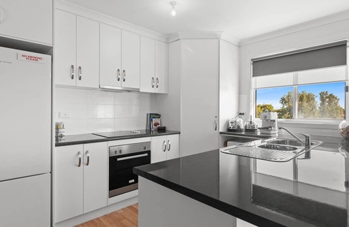 Goolwa Beach House | Pipi's Goolwa Getaway: Oceanfront Retreat with Top Ratings
