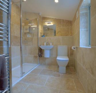 Holt Bed & Breakfast | Top-Rated Pippin Heath House B&B with Kitchen & Breakfast