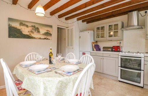 Bridport Cottage | Pet-Friendly Pippins Loders with Open Fire in Bridport