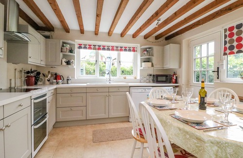 Bridport Cottage | Pet-Friendly Pippins Loders with Open Fire in Bridport