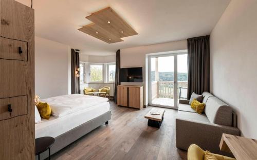 Soprabolzano Hotel | Experience Pippos Mountain Lodge with Oceanfront Views