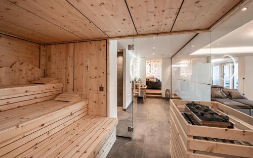 Soprabolzano Hotel | Experience Pippos Mountain Lodge with Oceanfront Views
