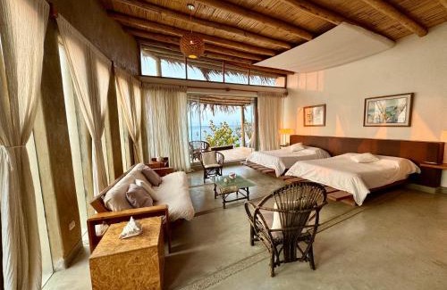 Punta Veleros House | Pet-Friendly Oceanfront Stay at Pirámide Títi Hotel