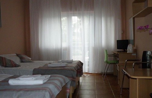 Darlowko Resort | Discover Comfort at Piramida I: Pet Friendly & Pool Access