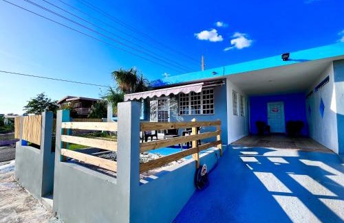 Llanos Costa House | Family-Friendly Pirata House, Steps from Boquerón Beach