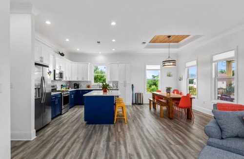 Long Beach Apartment | Beachfront Vacation Home - Steps from the Sand, Rated 10/10