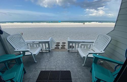 Sunnyside House | Pirate Cove Villas #111 by Emerald Coast Retreats