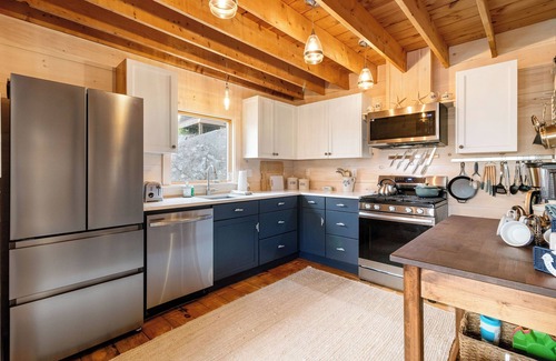 Spruce Head Cottage | Pirate's Den on the Wharf