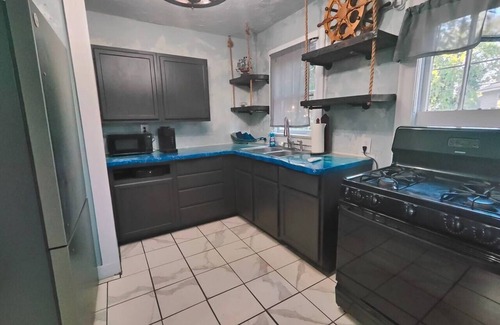 Fort Smith House | Adventure Awaits: Pirate Hotel with Hot Tub in Downtown