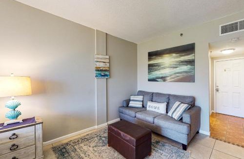 Fort Walton Beach Hotel | Family-Friendly Retreat at Pirates Bay A104 with Pool Access