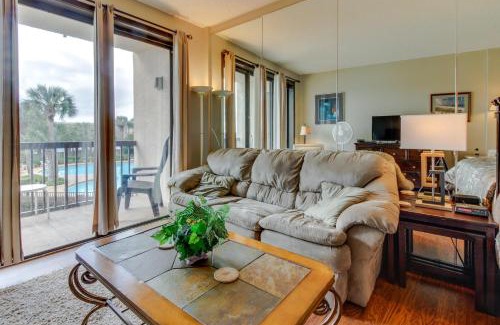 Fort Walton Beach Hotel | Family-Friendly Retreat at Pirates Bay A204 with Pool Access