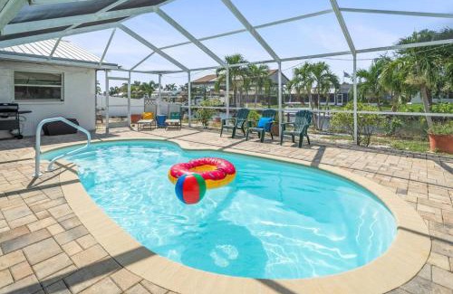 Bal Harbour House | Explore Pirates Den: A Waterfront Oasis with Dock & Pool