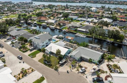 Bal Harbour House | Explore Pirates Den: A Waterfront Oasis with Dock & Pool