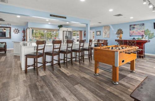 Bal Harbour House | Explore Pirates Den: A Waterfront Oasis with Dock & Pool