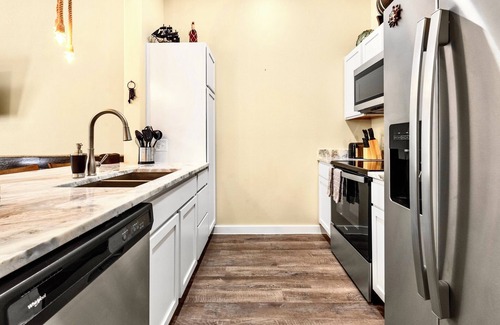 North Beach House | Discover Pirates Hook: Pet-Friendly Stay with Pool & Breakfast