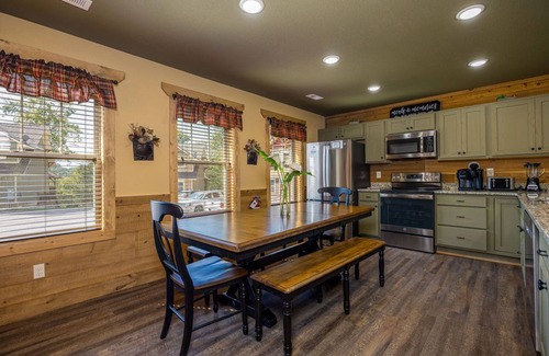 Gatlinburg Cabin | Discover Pirates Peak: 5-Star Retreat with Pool & Spa