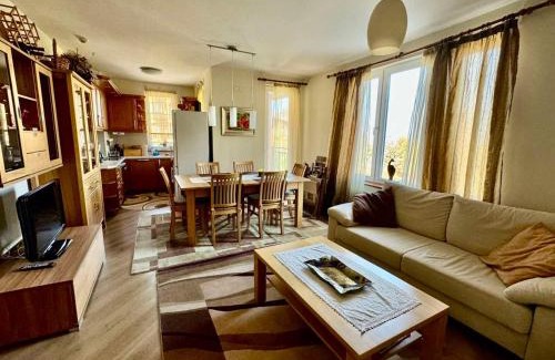 Razlog Apartment | Pirin Golf View Apartment Bansko