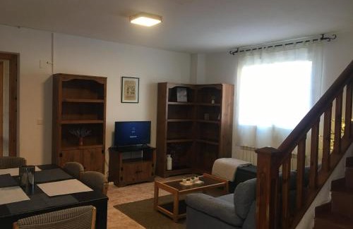 Abena House | Family-Friendly Stay at Casa La Paz in Pirineo Aragonés