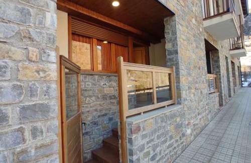 Chisagues Apartment | Experience Pirineos Like Home with Child-Friendly Amenities