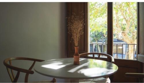 Olot Apartment | Charming Retreat in the Heart of Olot for Families & Pets