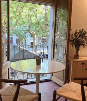 Olot Apartment | Charming Retreat in the Heart of Olot for Families & Pets