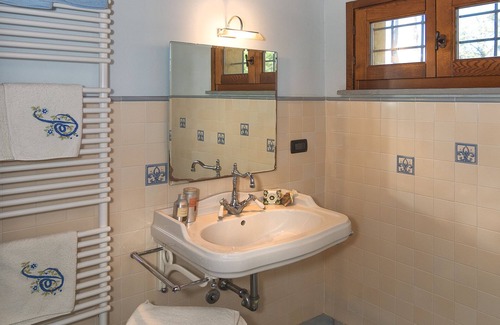 San Giuliano Terme Bed & Breakfast | Explore Pisa Holidays: Eco-Friendly Stay with Spa & Dining