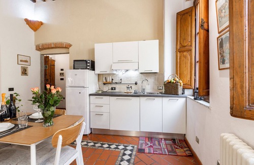 Pisa City Centre Apartment | Stylish Loft in Pisa’s City Center with Family-Friendly Perks