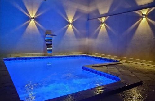 Sao Joao Batista do Gloria House | Inviting Casa Inteira with Pool and Hot Tub in Canastra