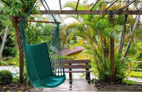 Guararema House | Discover Casa Ampla: Poolside Retreat in Guararema