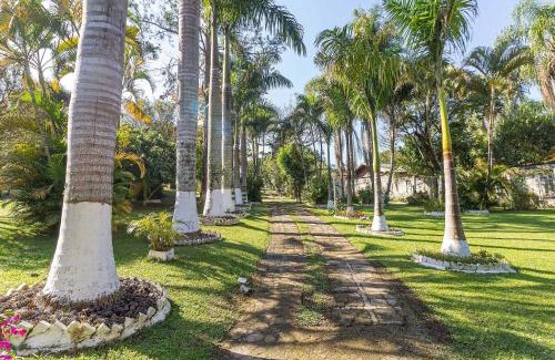 Guararema House | Discover Casa Ampla: Poolside Retreat in Guararema