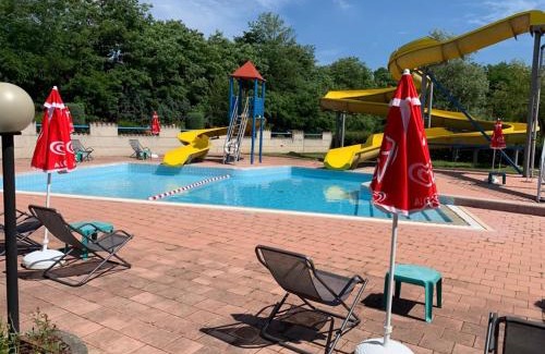Santhia Bed & Breakfast | Oceanfront Escape at Piscina San Lorenzo with Pool Access