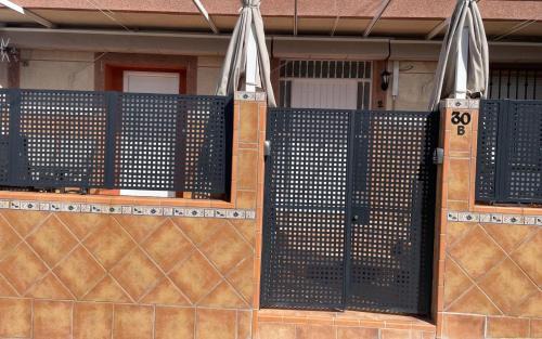 Santiponce Apartment | Outstanding Pisito de la Lola Flores: Child-Friendly Retreat